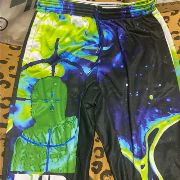 DKS sweatpants never worn size large - Picture 2 of 3